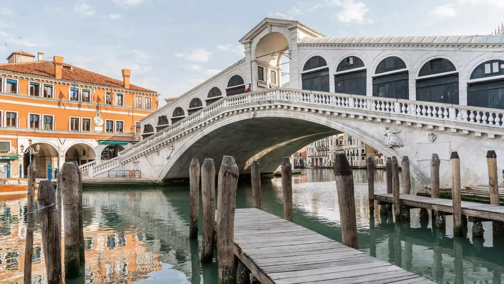 City Apartments Corner Canal View Venice
