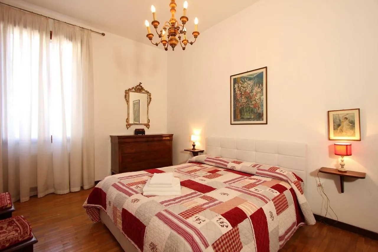 City Apartments Corner Canal View Veneza